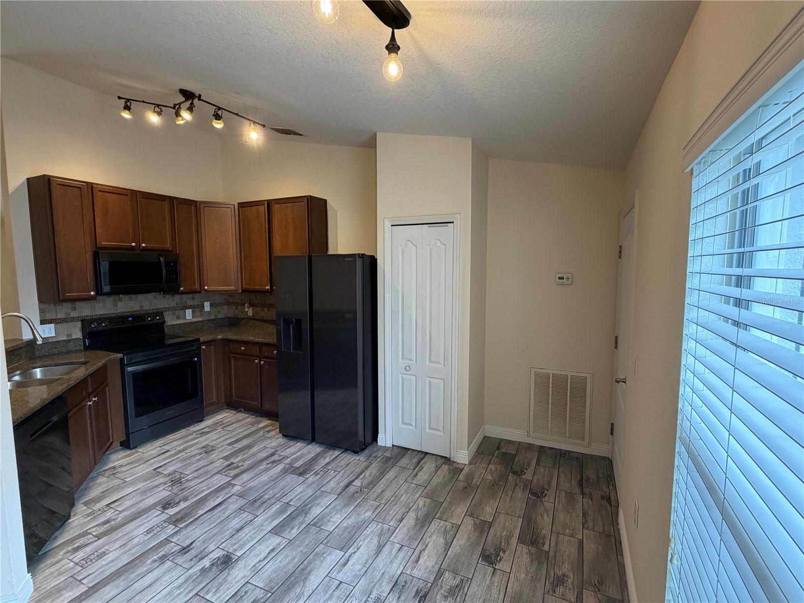 762 BARRISTER DRIVE