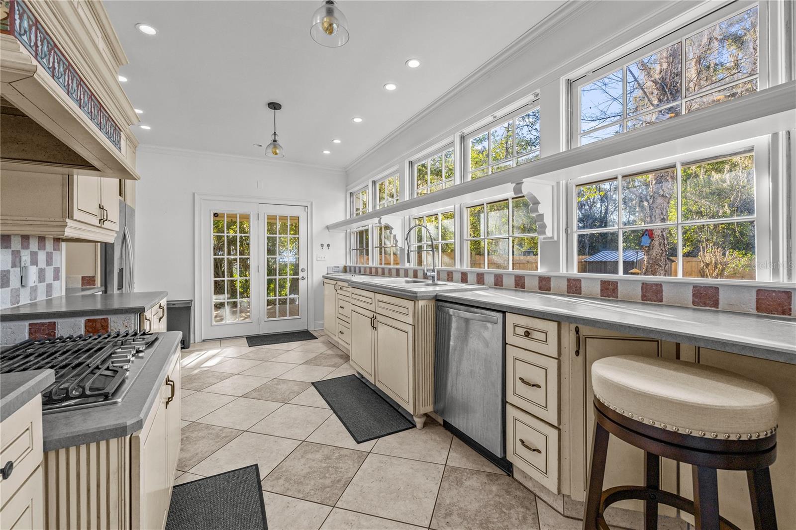 G M WHETSTONE ESTATE ADD TO H S - Residential