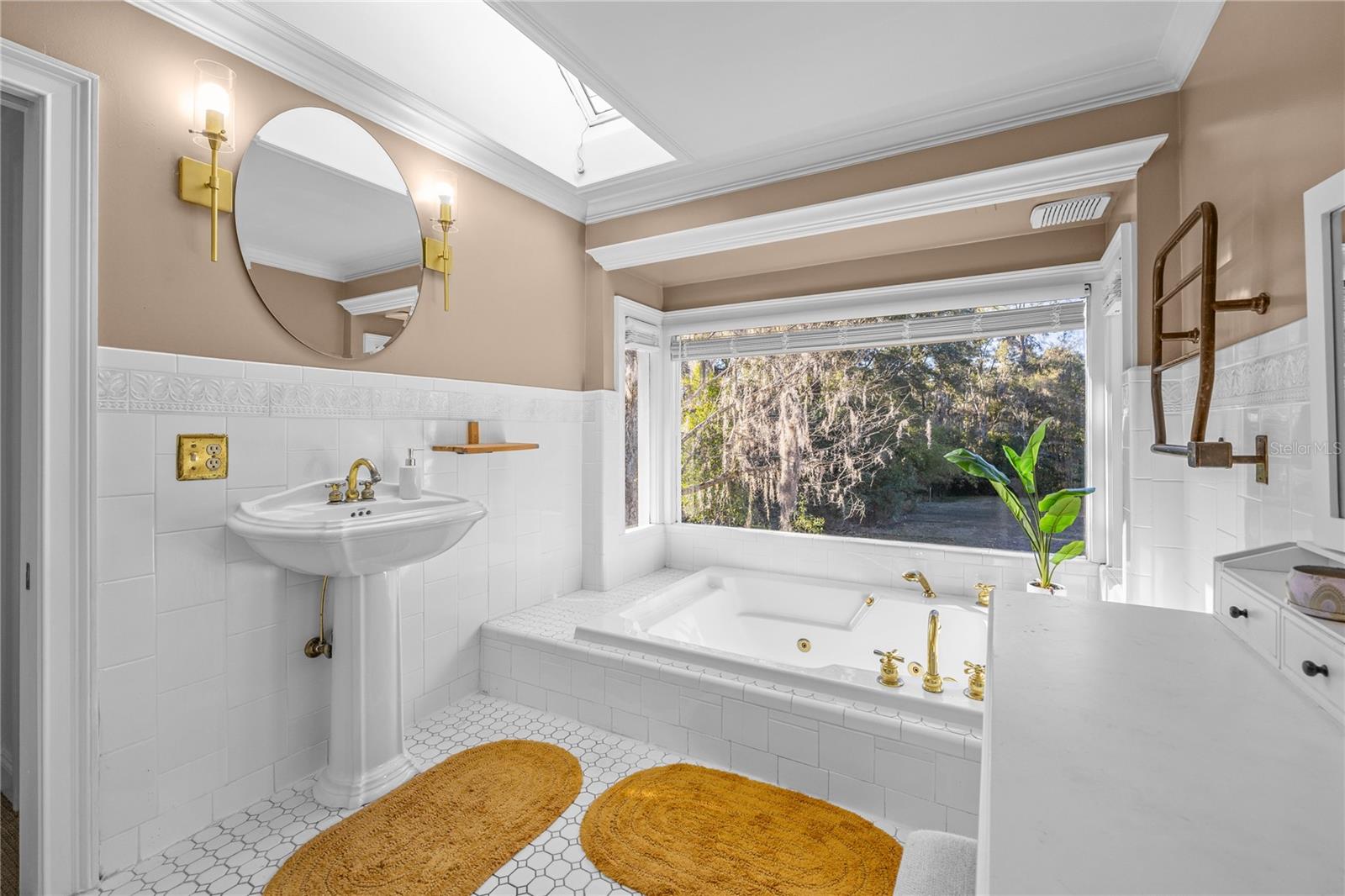 G M WHETSTONE ESTATE ADD TO H S - Residential