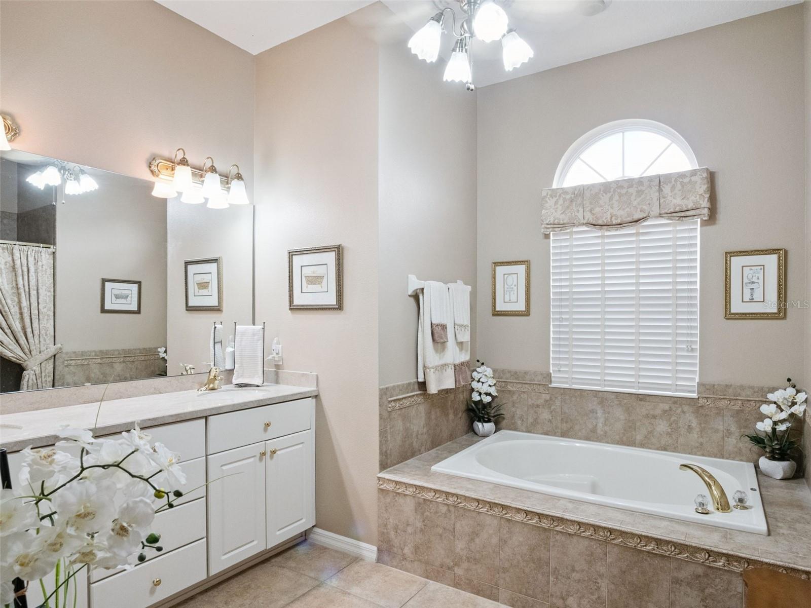 ROYAL HIGHLANDS PH 02-A LT 1173 ORB 2040 - Residential
