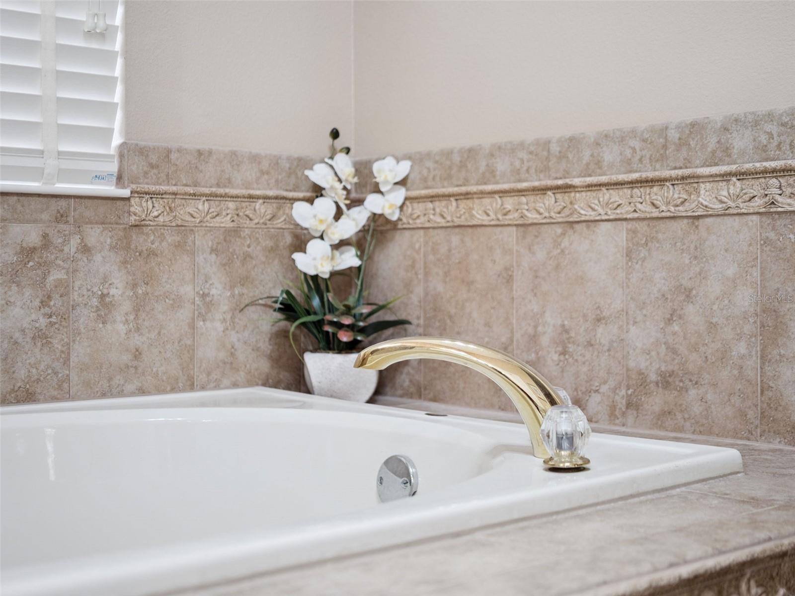 ROYAL HIGHLANDS PH 02-A LT 1173 ORB 2040 - Residential
