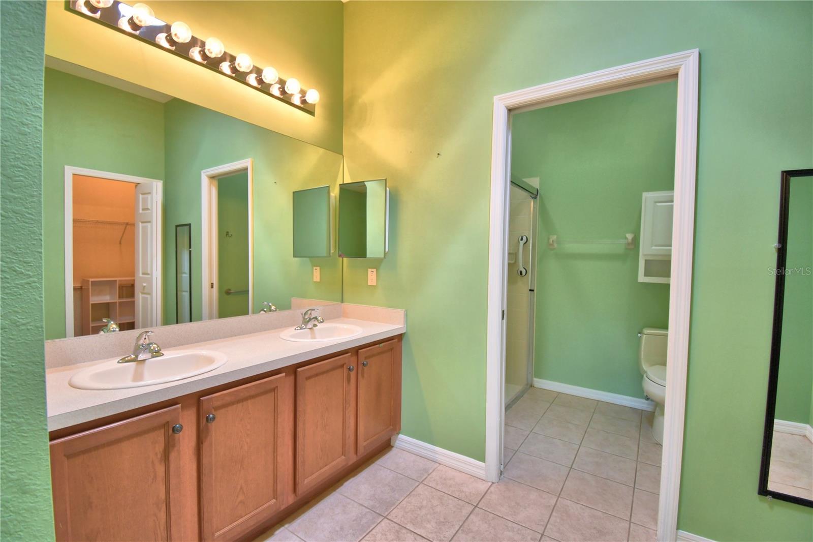 VIENNA SQUARE - Residential