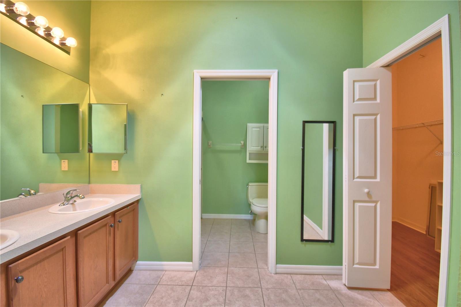 VIENNA SQUARE - Residential