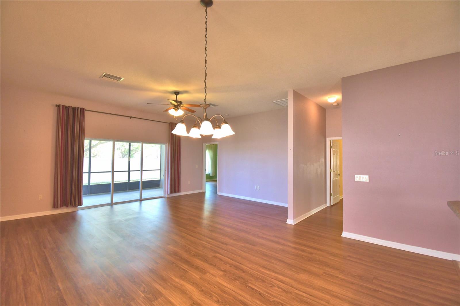 VIENNA SQUARE - Residential