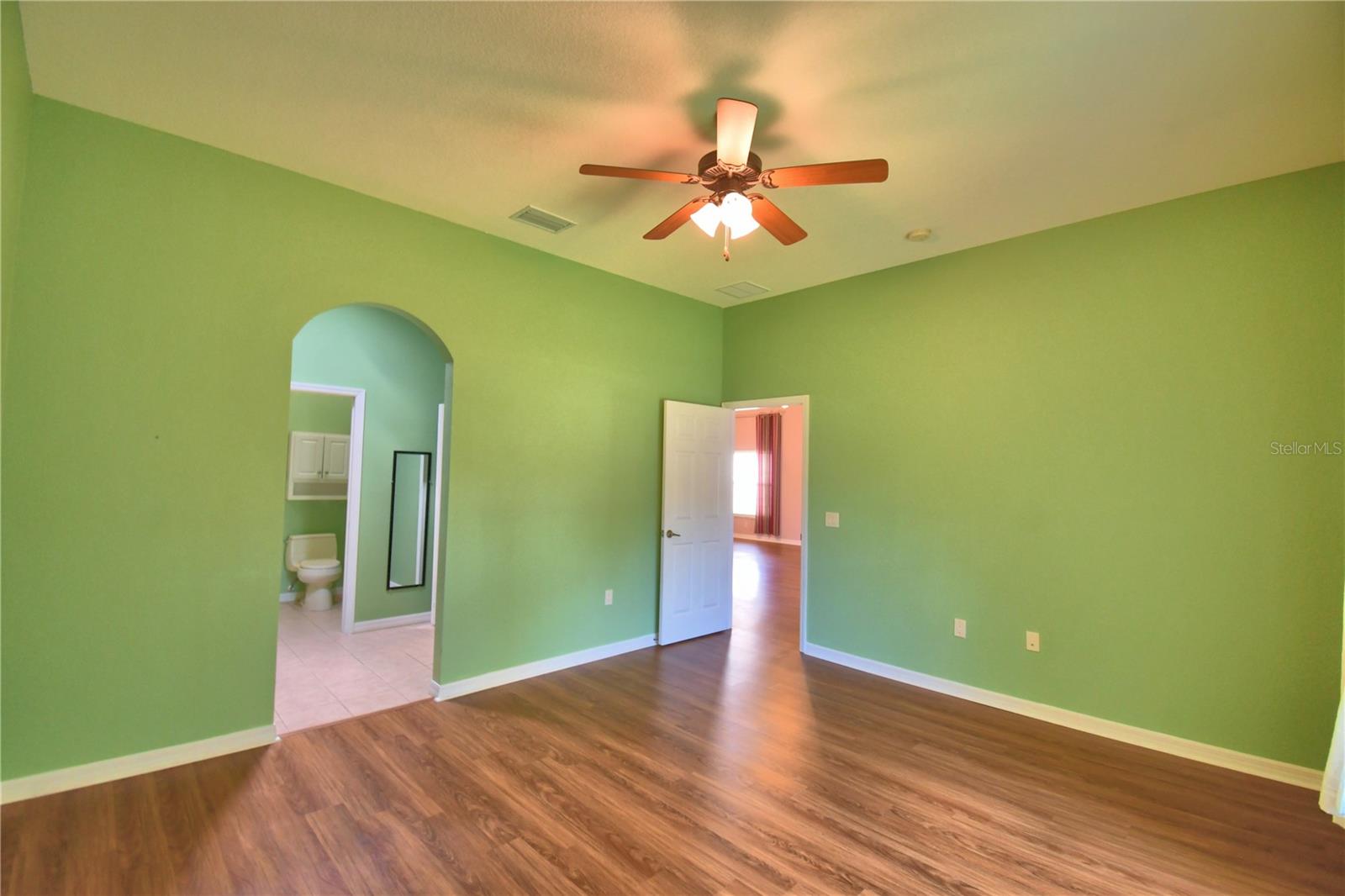 VIENNA SQUARE - Residential