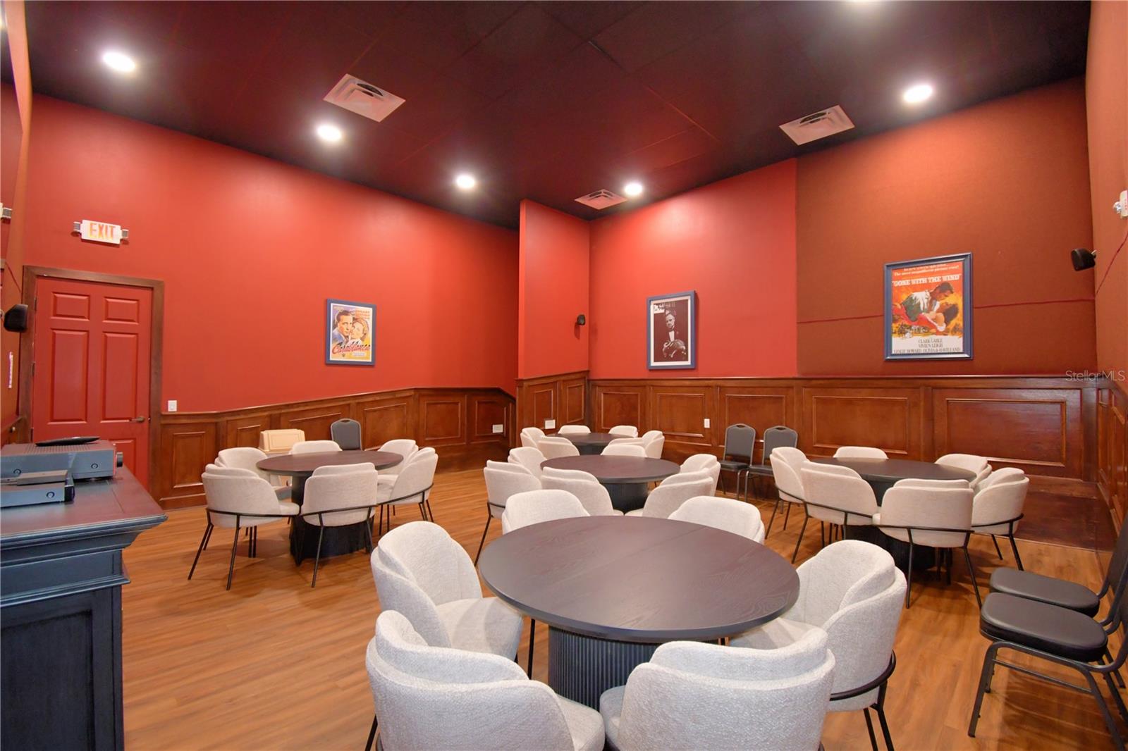 VIENNA SQUARE - Residential