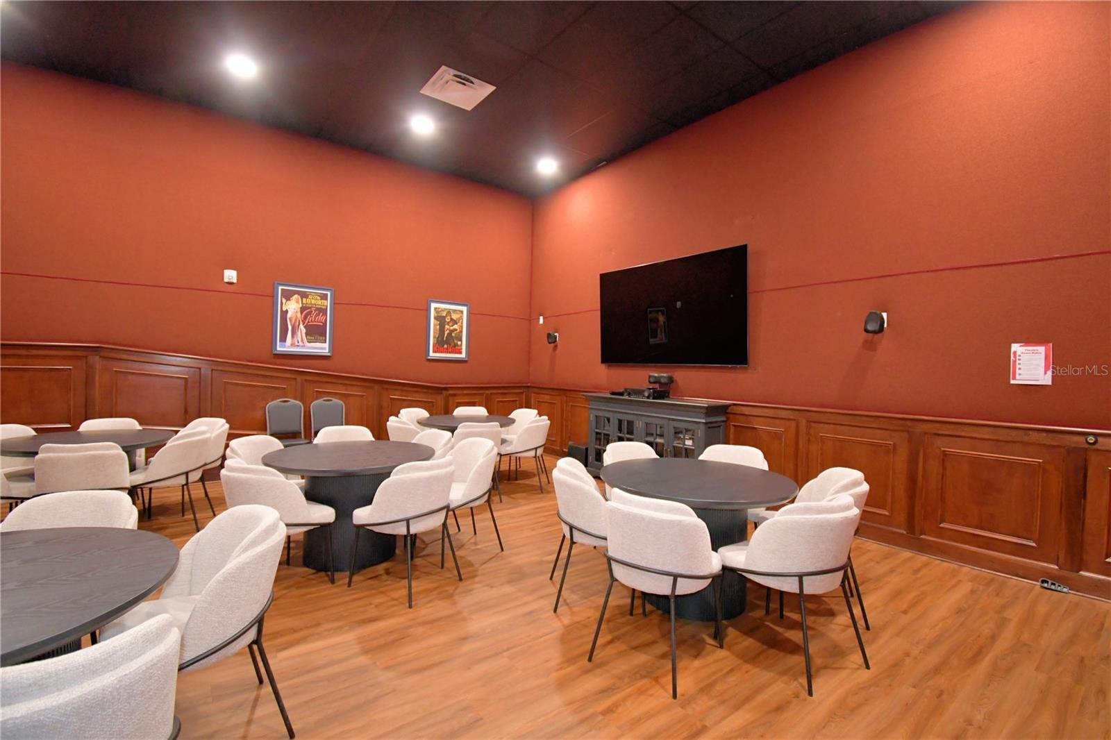 VIENNA SQUARE - Residential