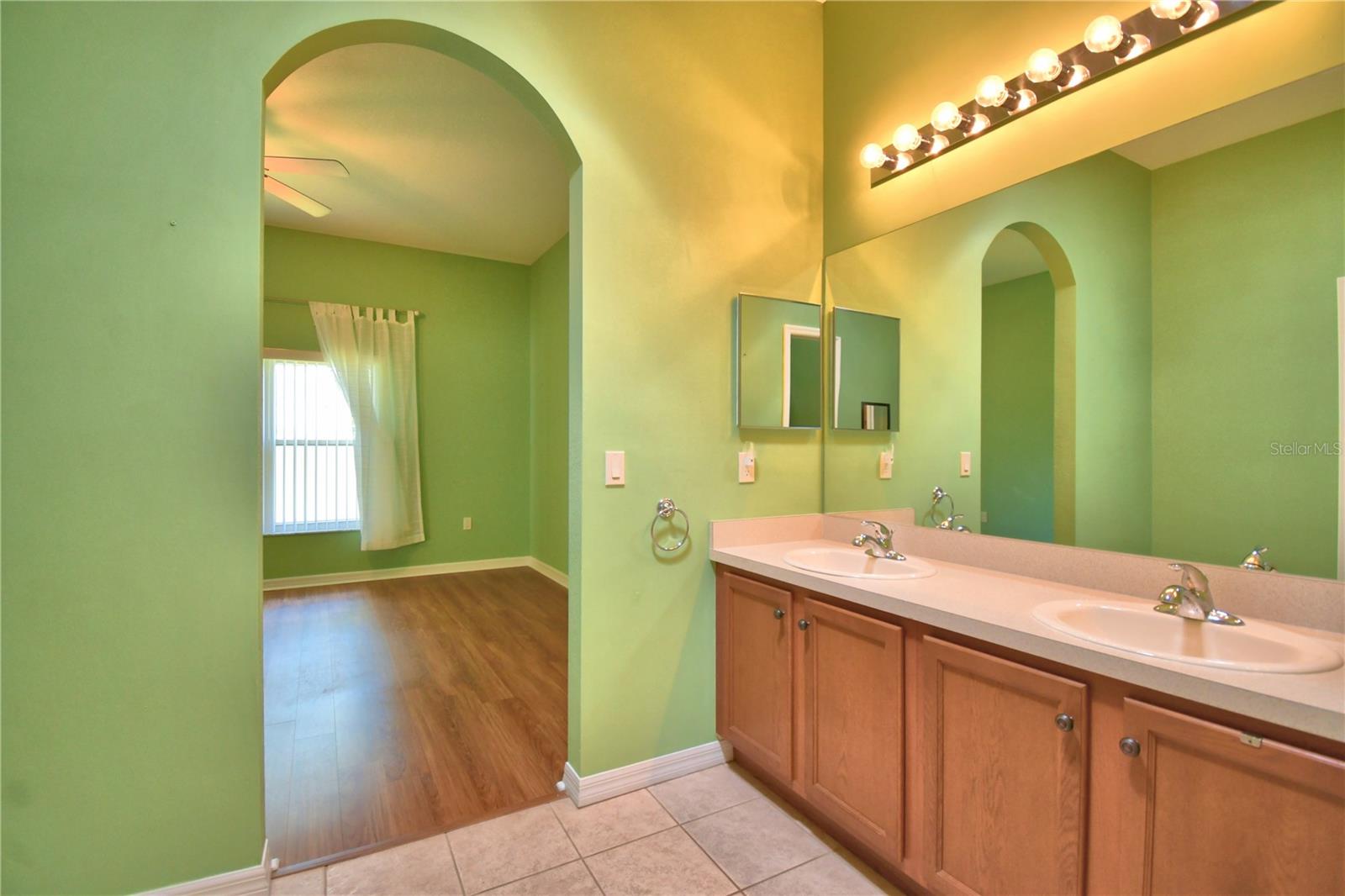 VIENNA SQUARE - Residential