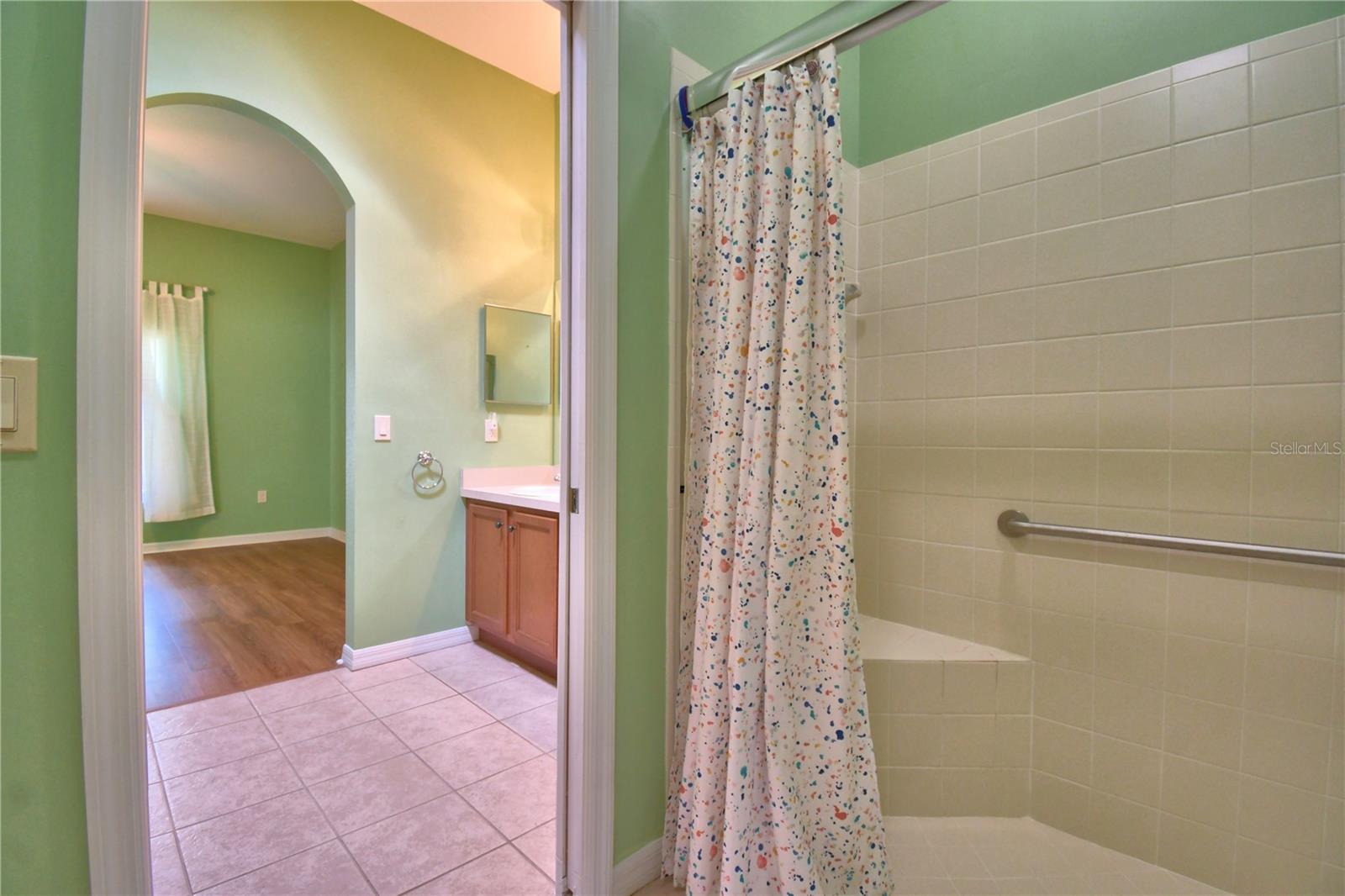 VIENNA SQUARE - Residential