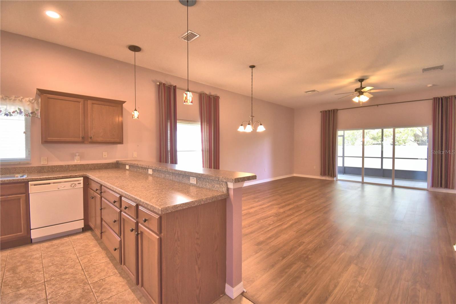 VIENNA SQUARE - Residential