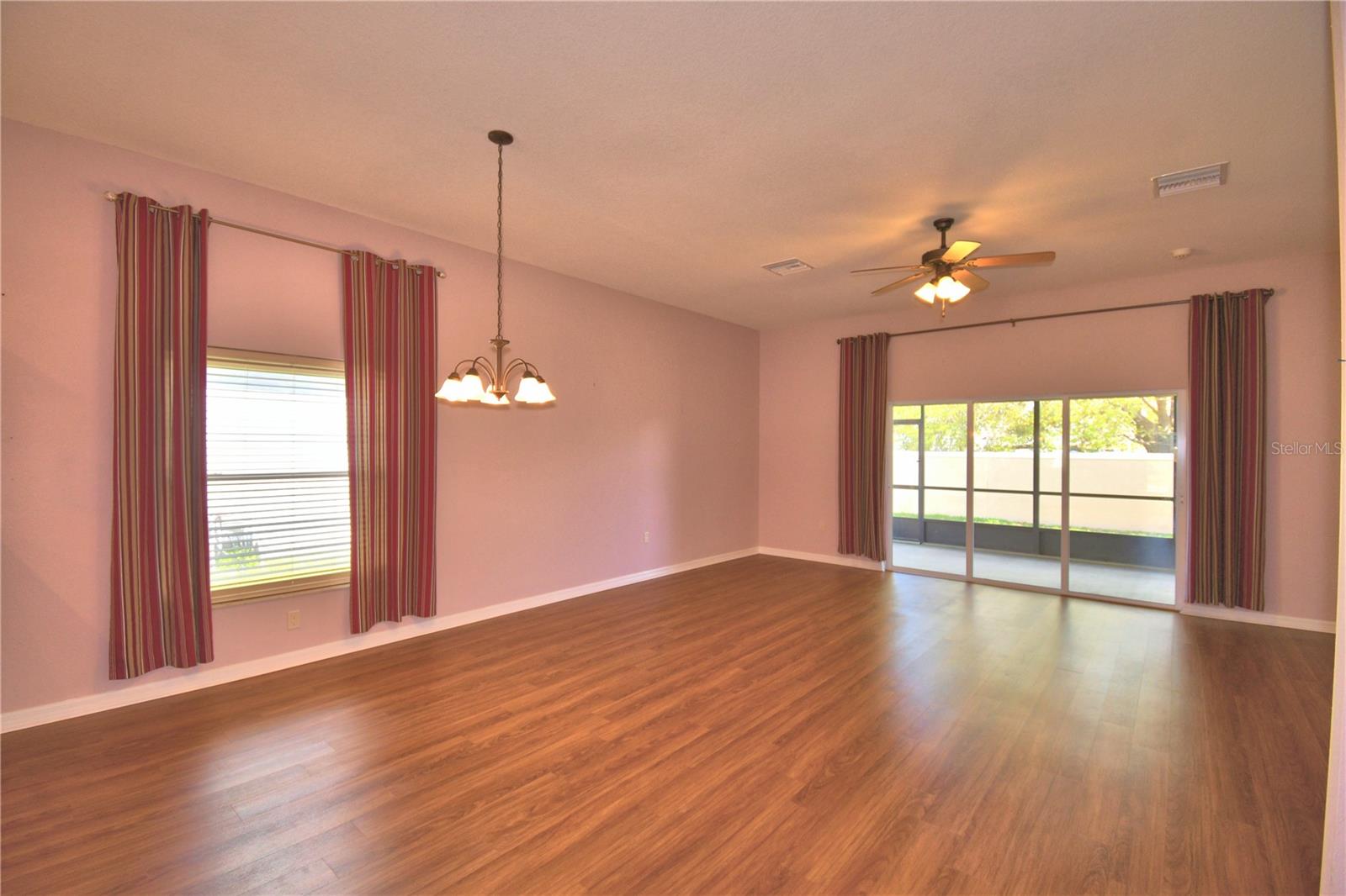 VIENNA SQUARE - Residential