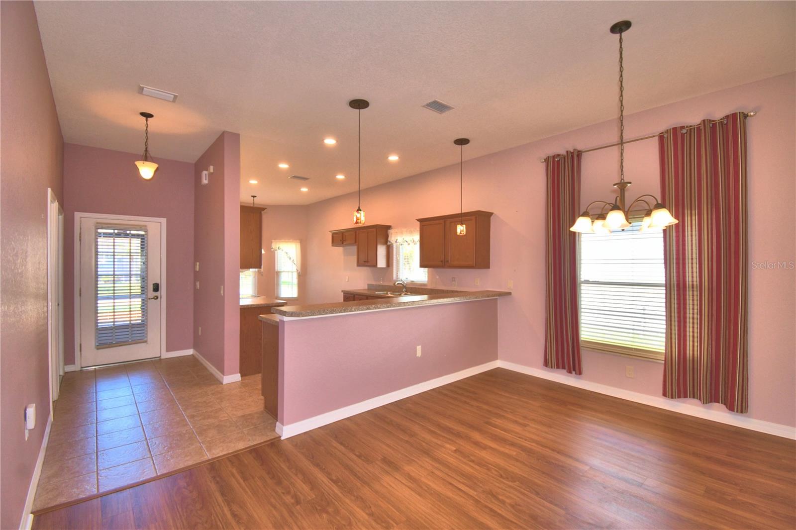 VIENNA SQUARE - Residential