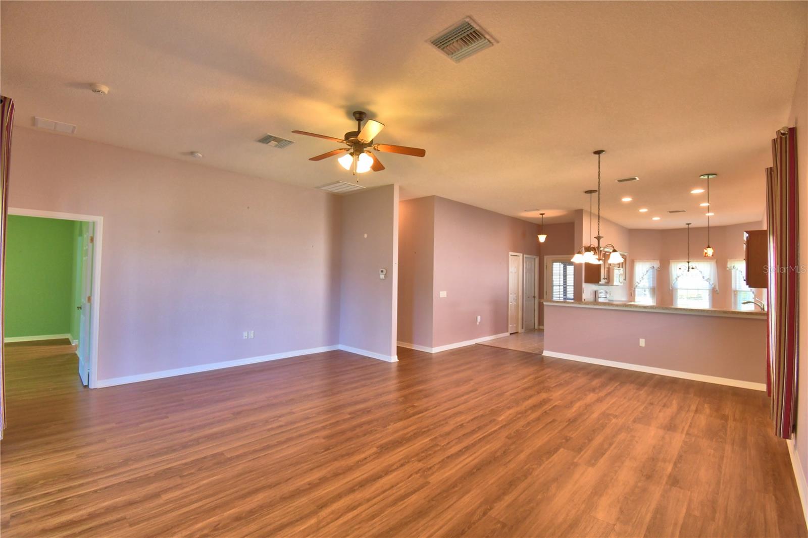 VIENNA SQUARE - Residential