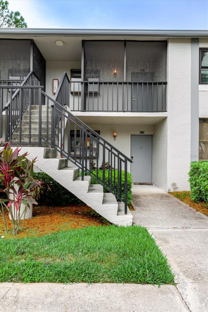 2073 SKIMMER COURT W 222
