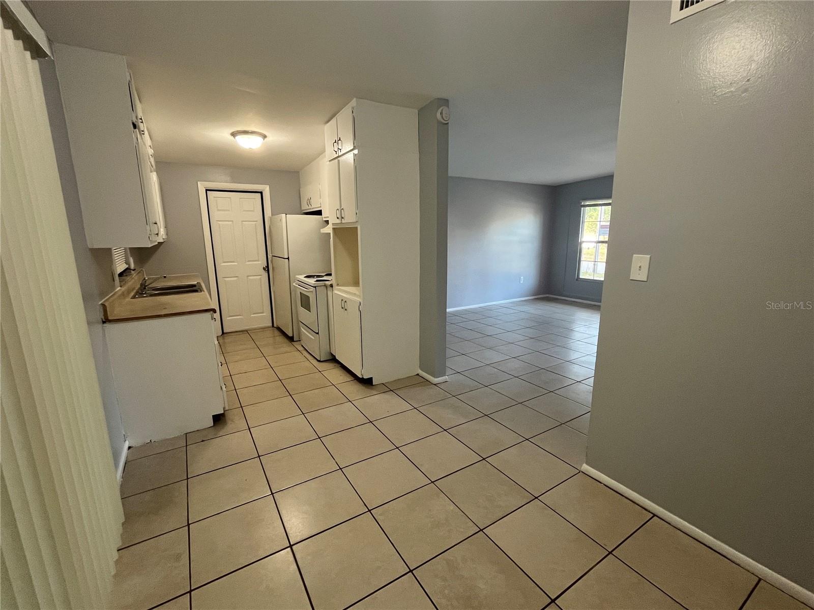 GOLF VIEW HEIGHTS - Residential Lease