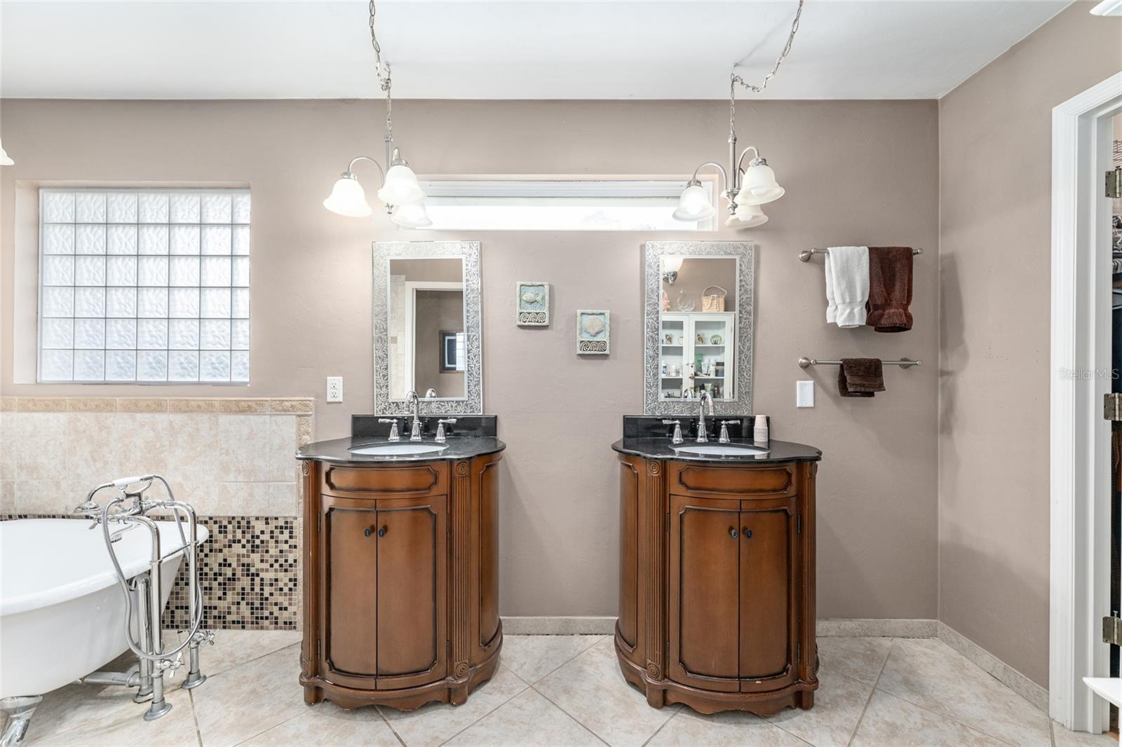 MEADOWS OF KANAPAHA - Residential