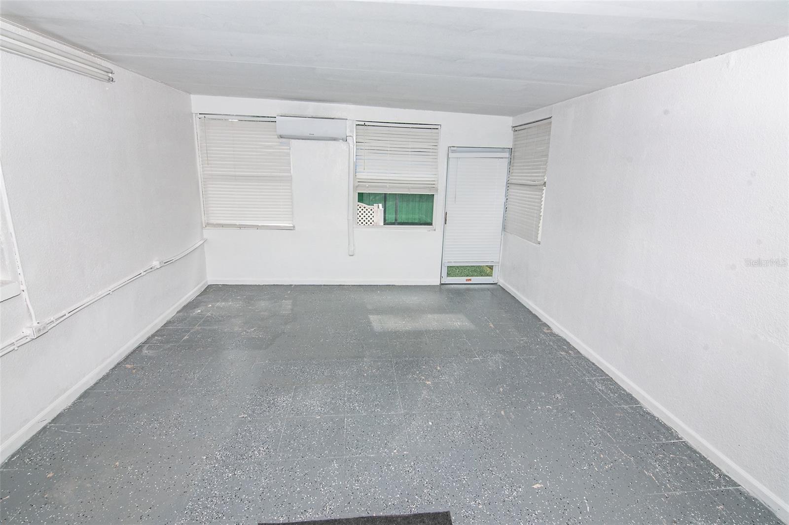 PINE CREST VILLA ADD 6 - Residential