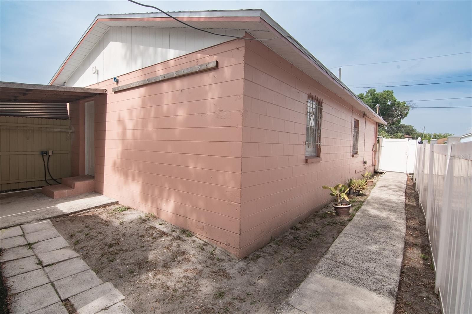 PINE CREST VILLA ADD 6 - Residential