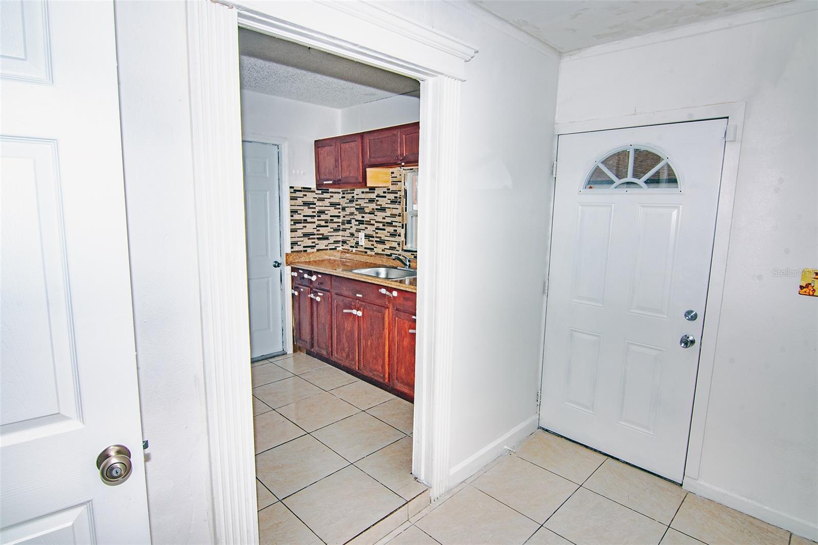 PINE CREST VILLA ADD 6 - Residential