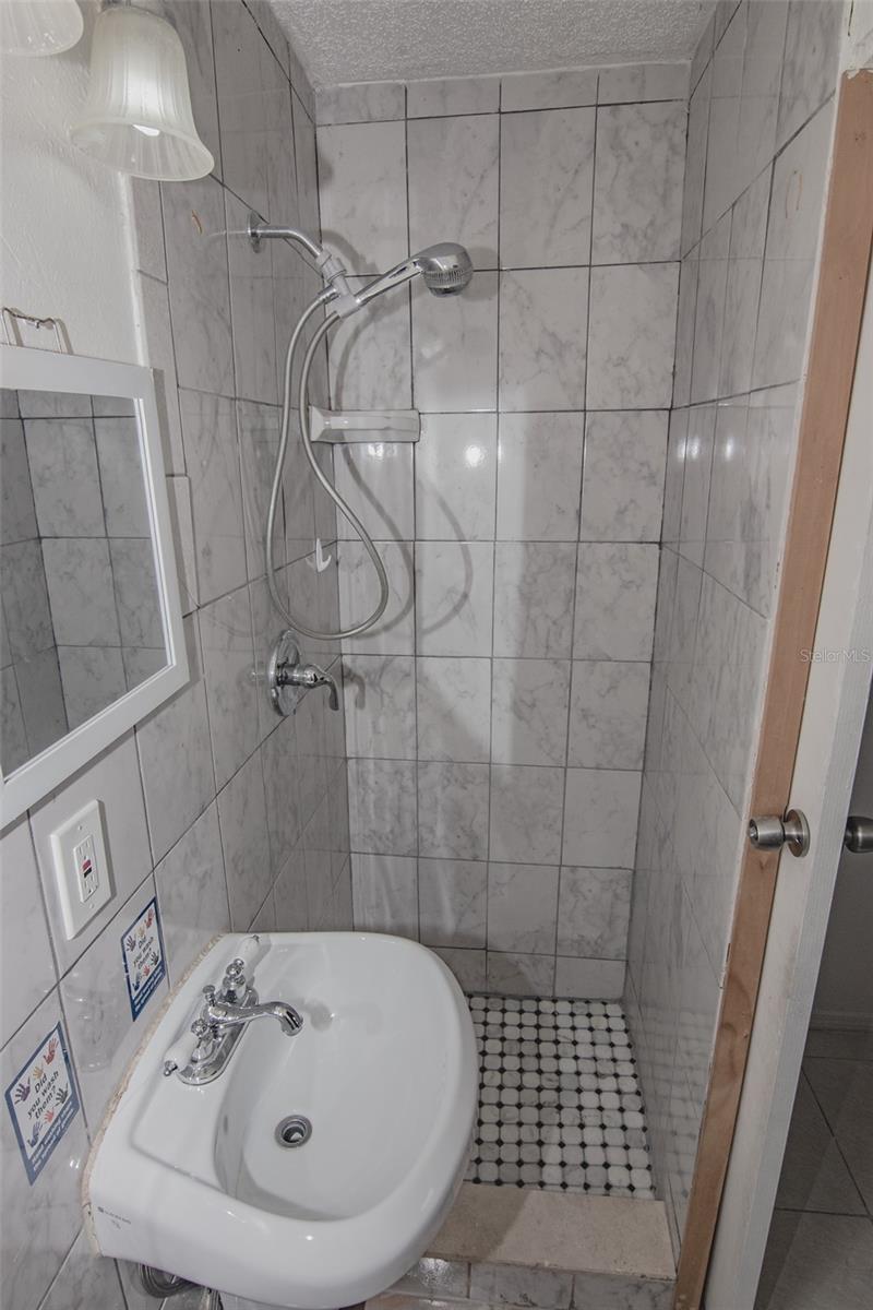 PINE CREST VILLA ADD 6 - Residential