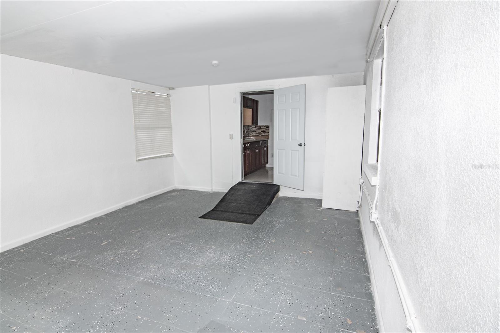 PINE CREST VILLA ADD 6 - Residential