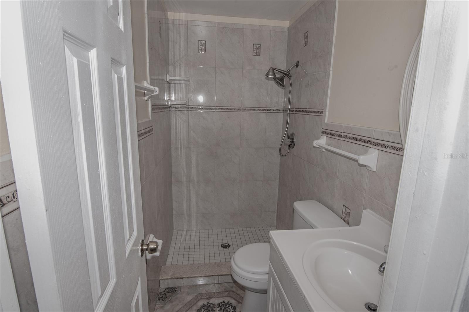 PINE CREST VILLA ADD 6 - Residential
