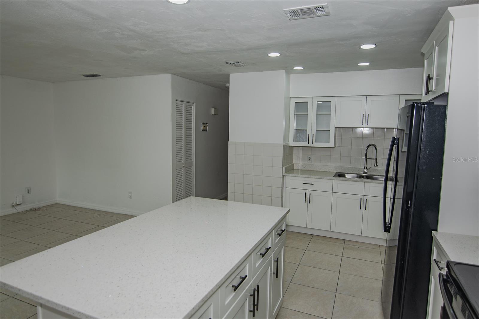 PINE CREST VILLA ADD 6 - Residential