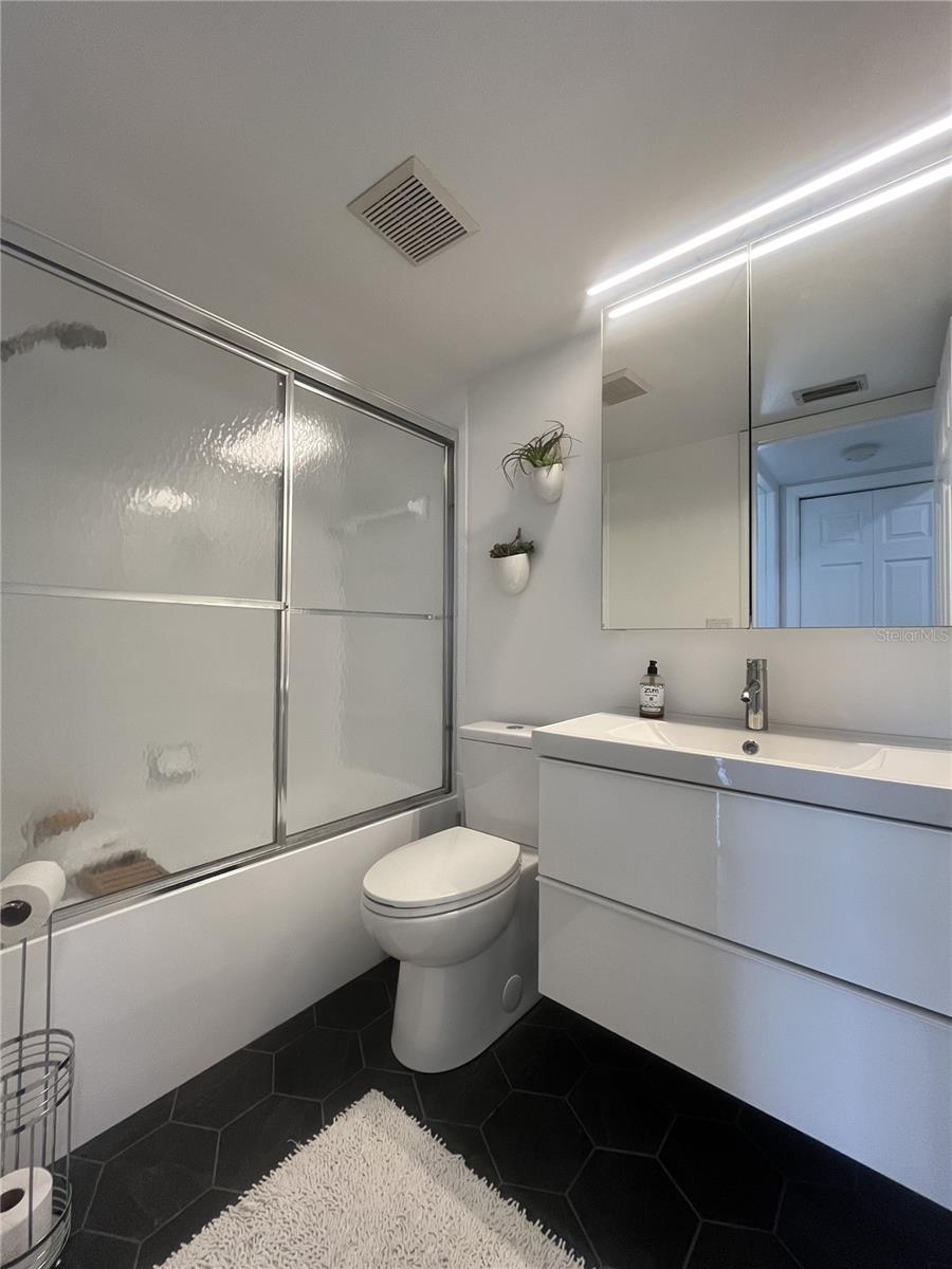 FARMINGTON VISTAS - Residential Lease