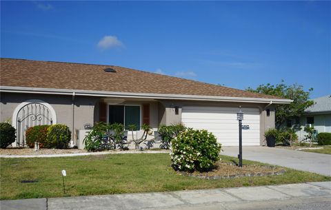 Single Family Residence in SUN CITY CENTER FL 317 GREEN MANOR DRIVE.jpg