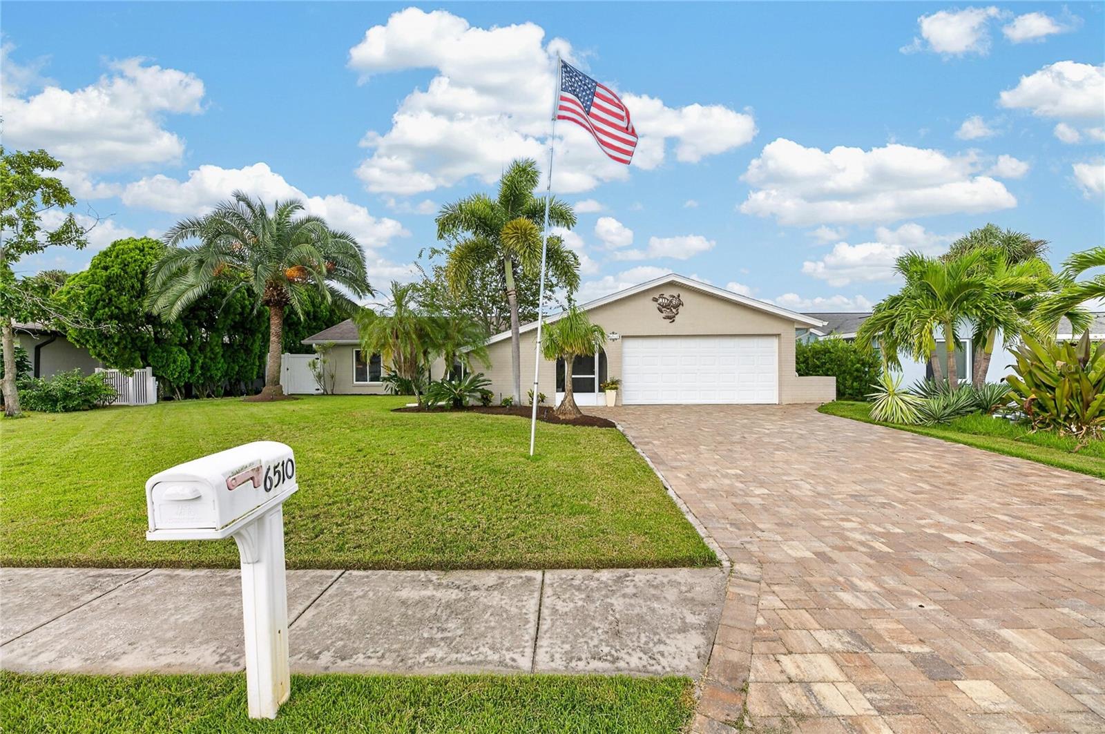 6510 SOLITAIRE PALM WAY