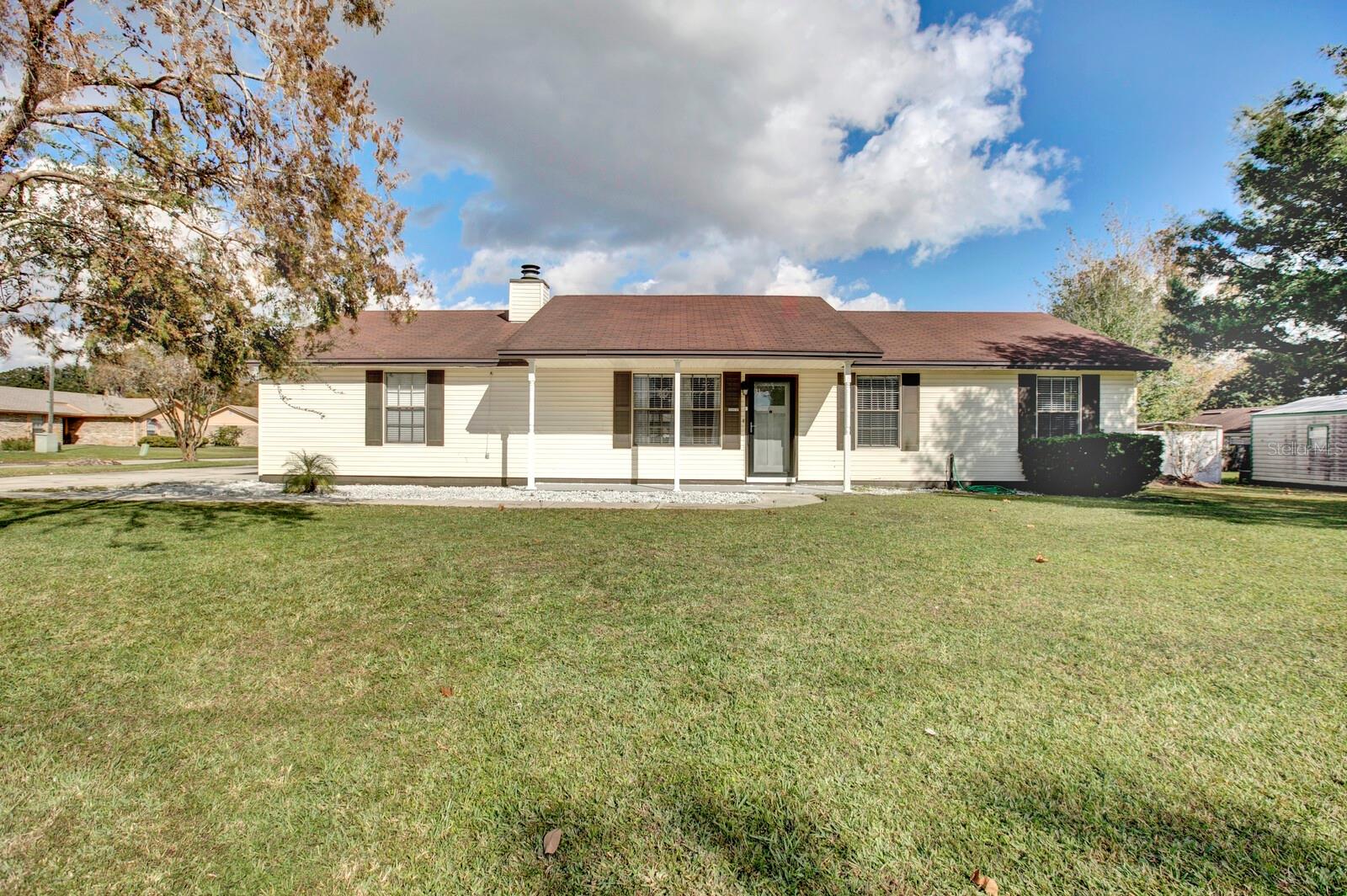 1121 LONDONDERRY DRIVE