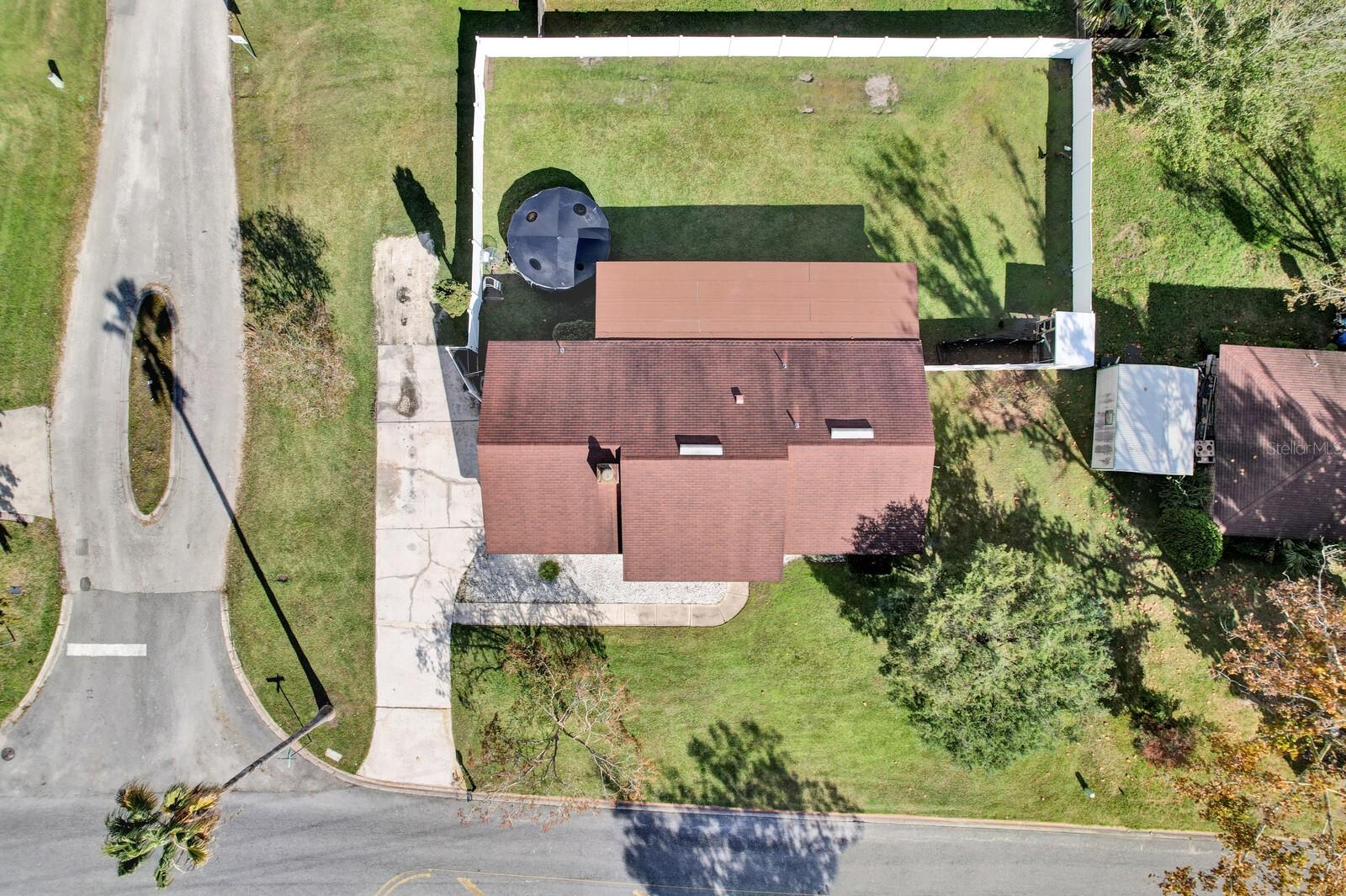 1121 LONDONDERRY DRIVE