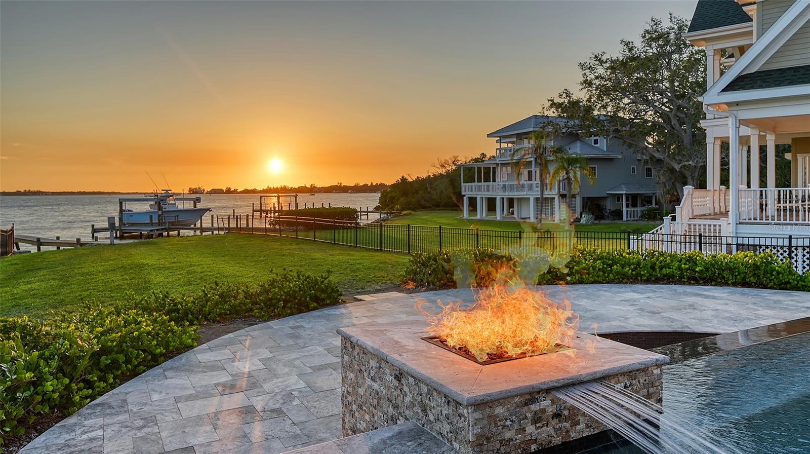 RIVER TERRACE - Residential