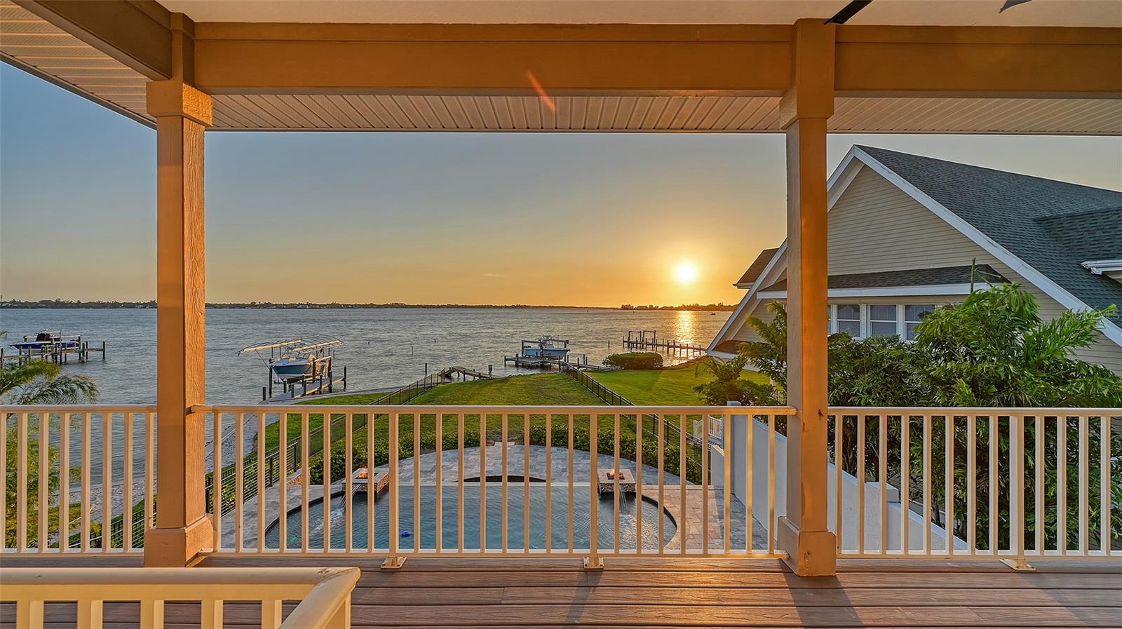 RIVER TERRACE - Residential