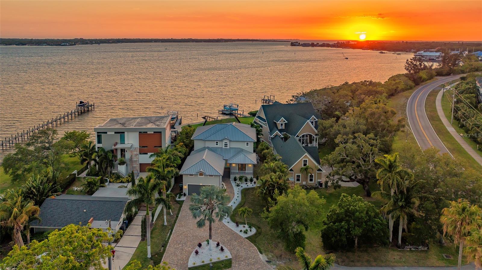 RIVER TERRACE - Residential