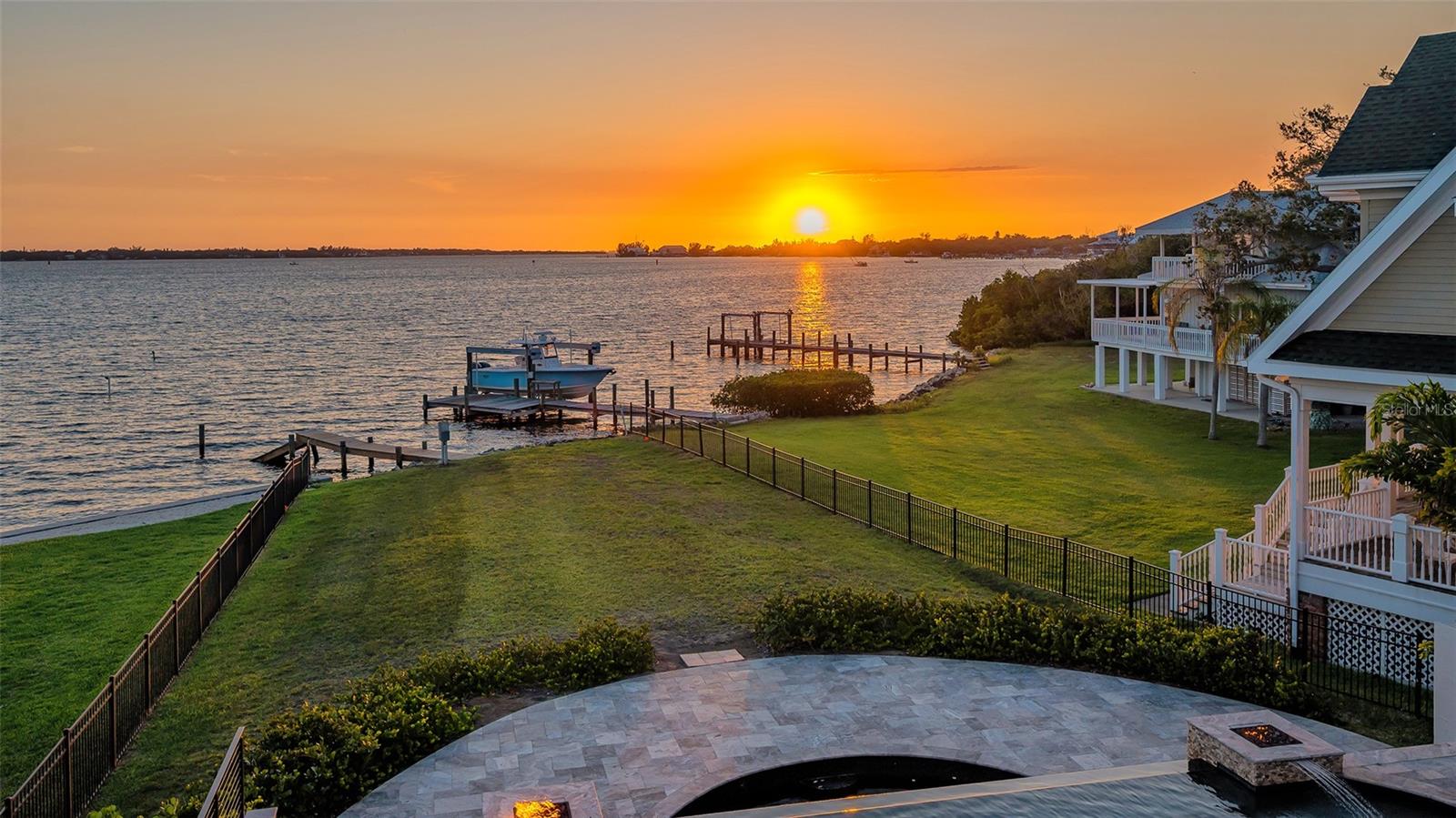 RIVER TERRACE - Residential