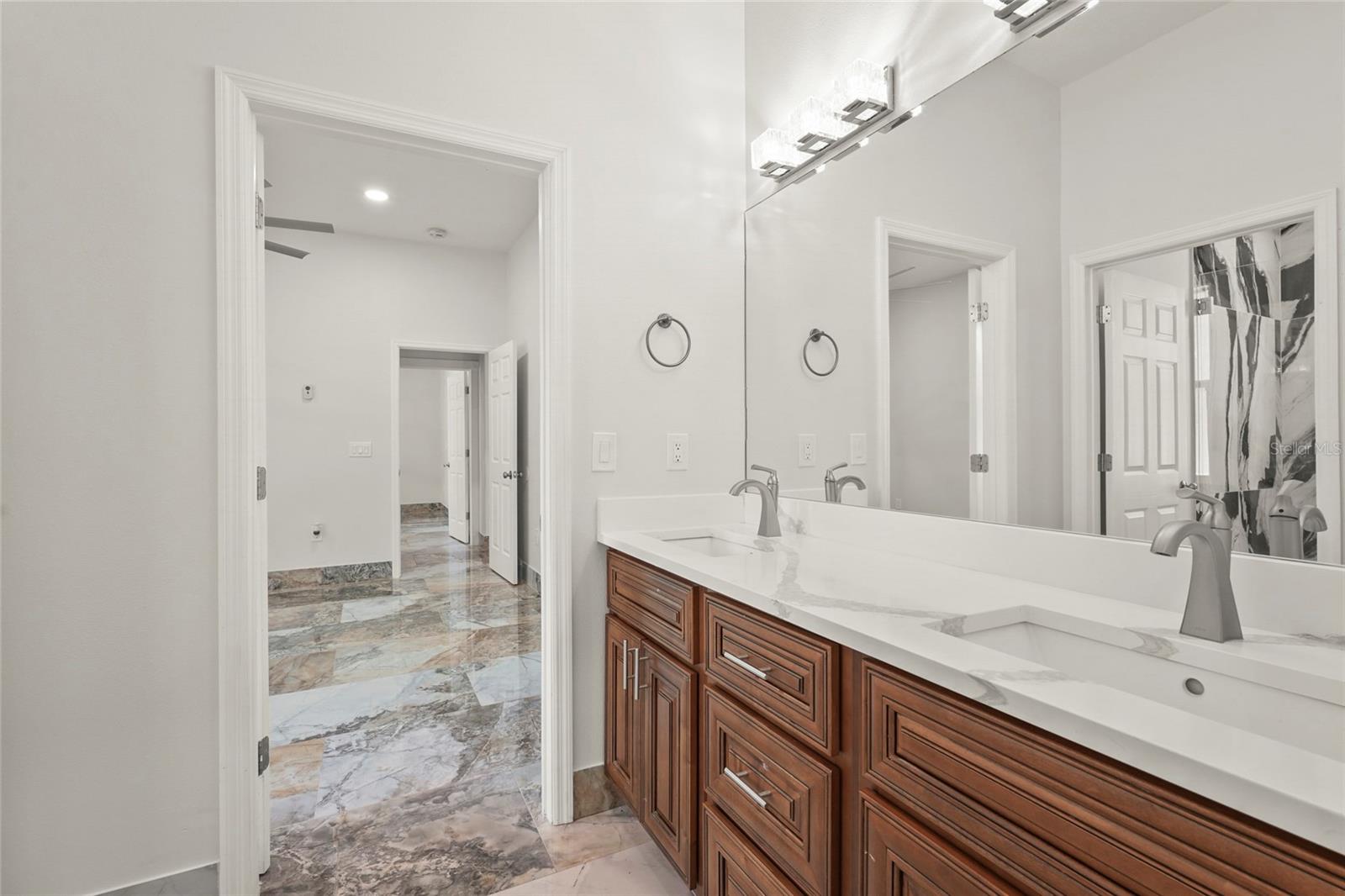 MORGANS 38 - Residential