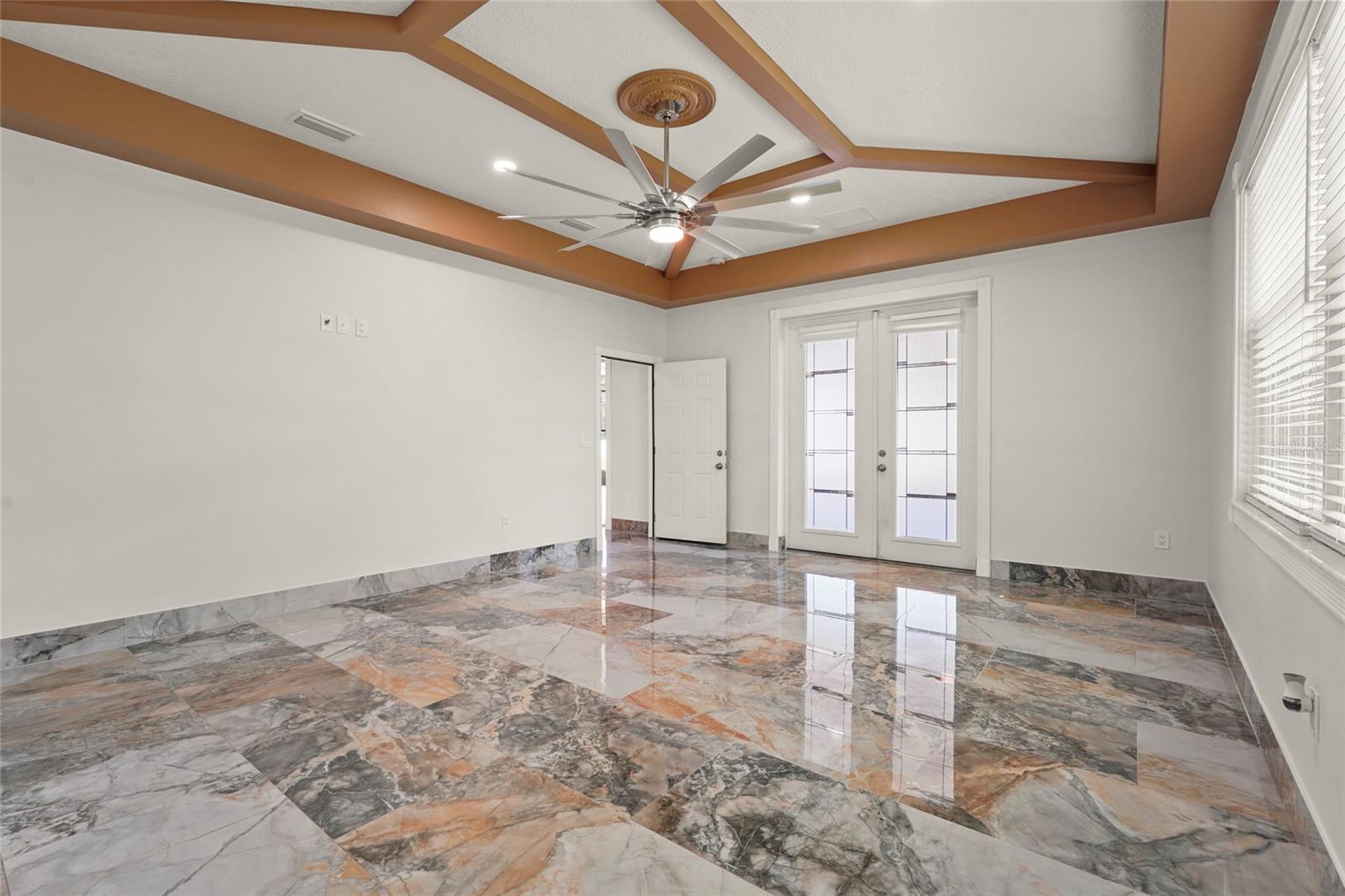 MORGANS 38 - Residential