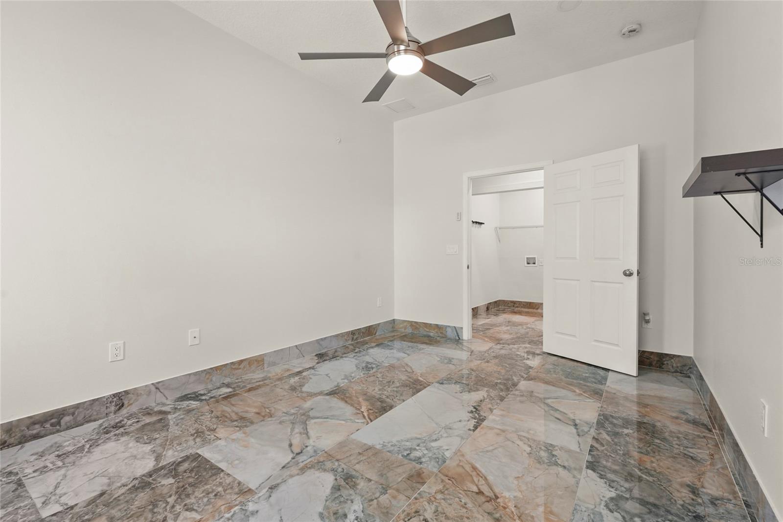 MORGANS 38 - Residential