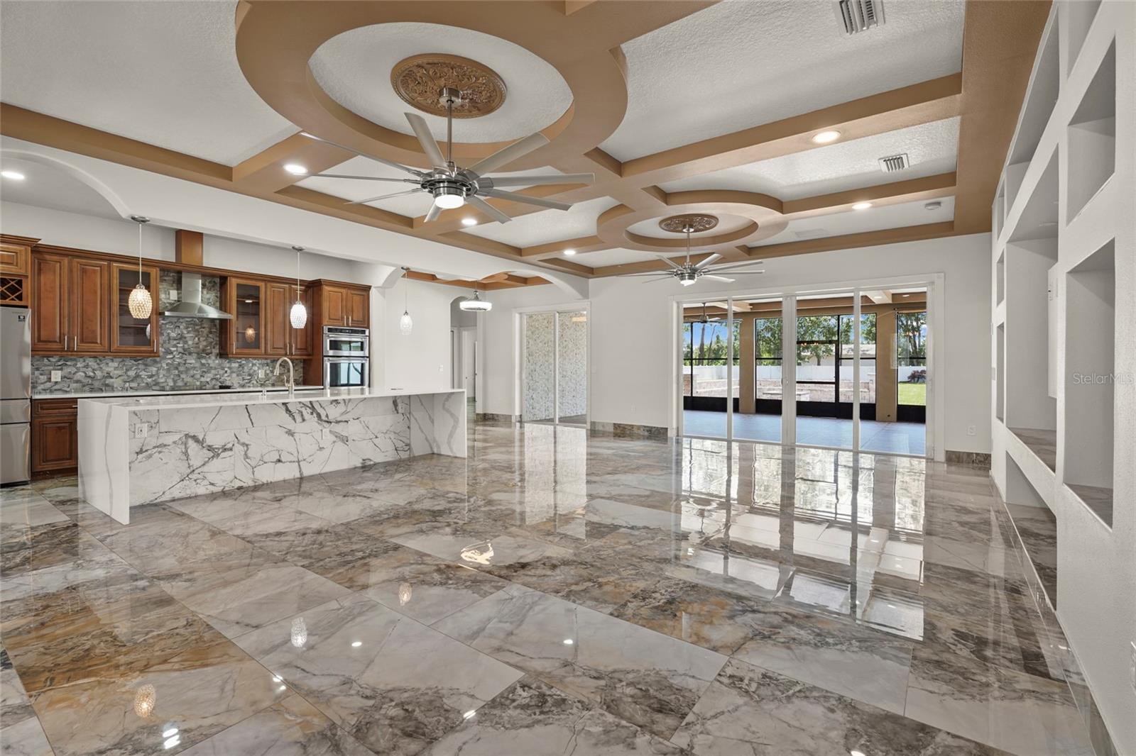 MORGANS 38 - Residential