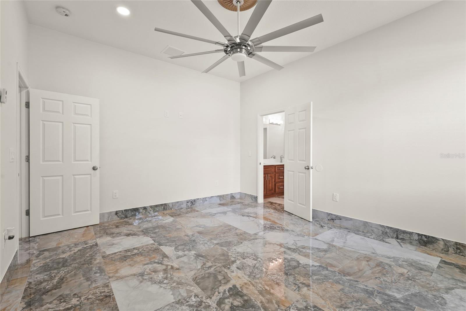 MORGANS 38 - Residential