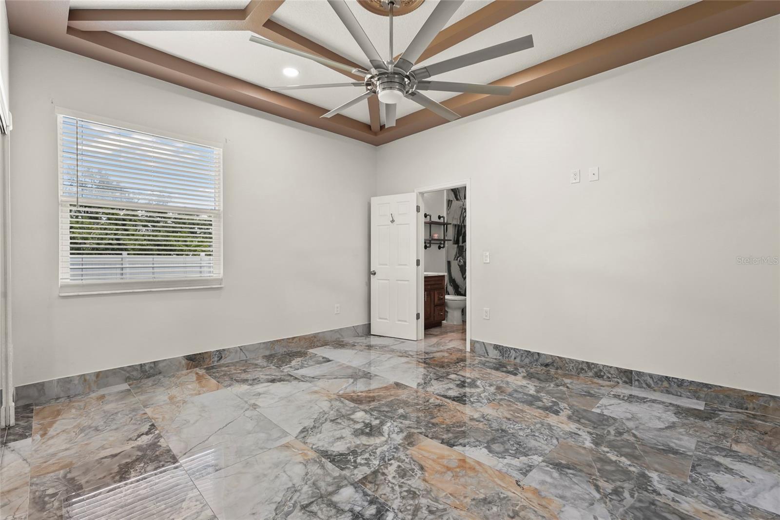 MORGANS 38 - Residential