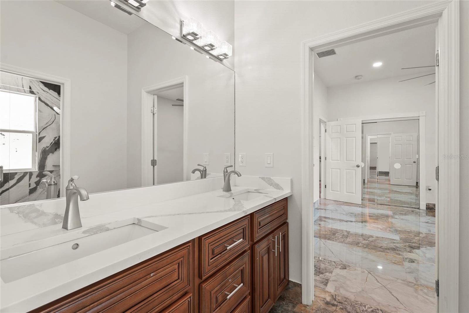 MORGANS 38 - Residential