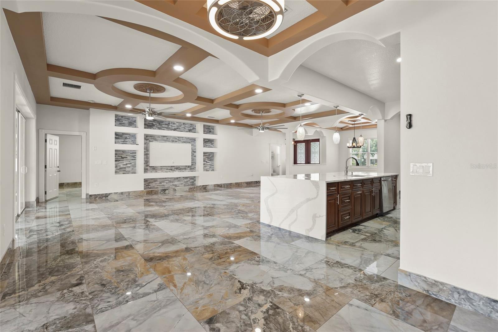 MORGANS 38 - Residential