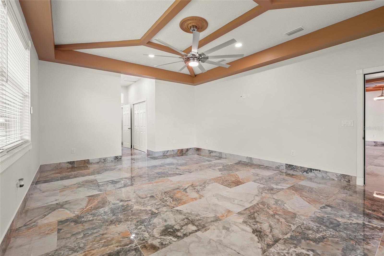 MORGANS 38 - Residential