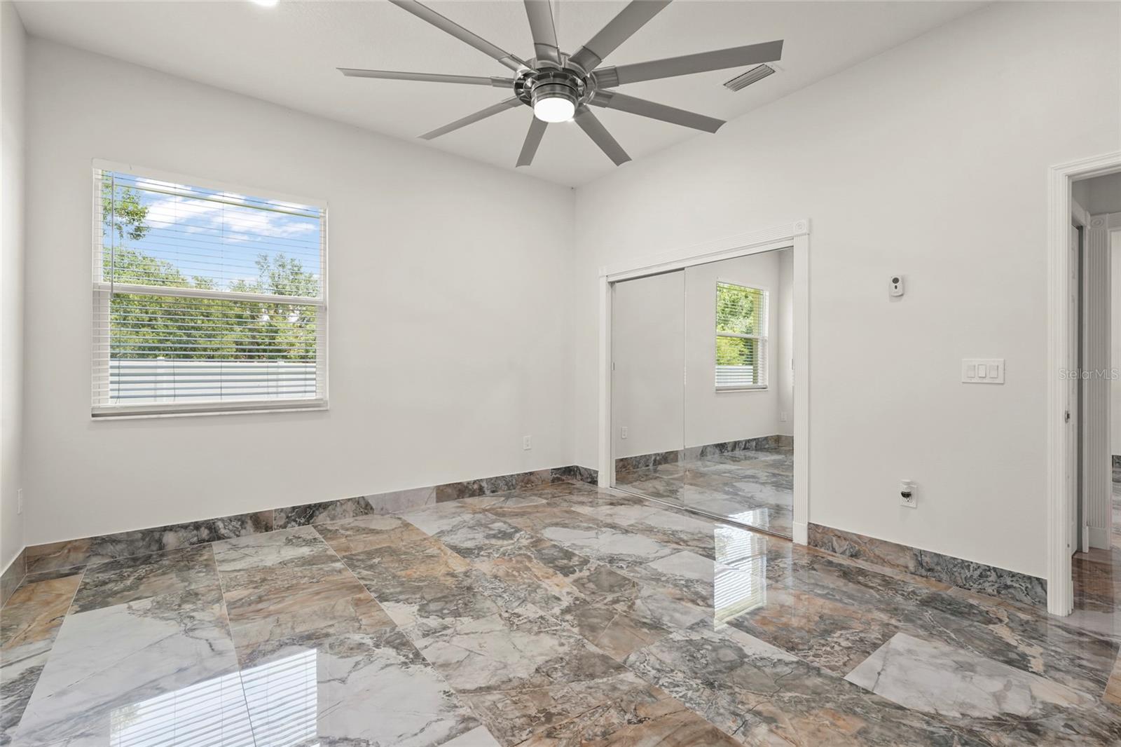 MORGANS 38 - Residential