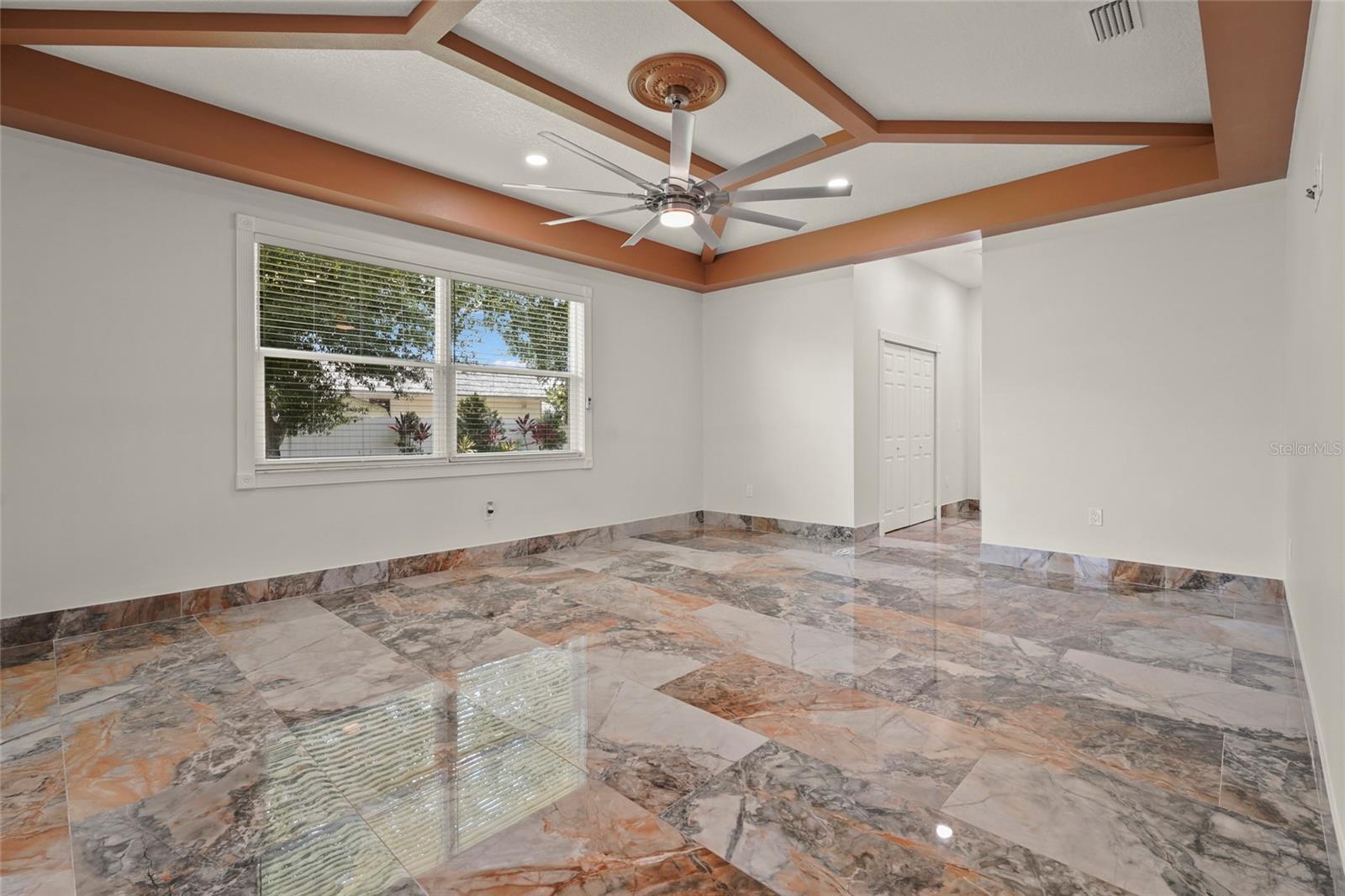 MORGANS 38 - Residential