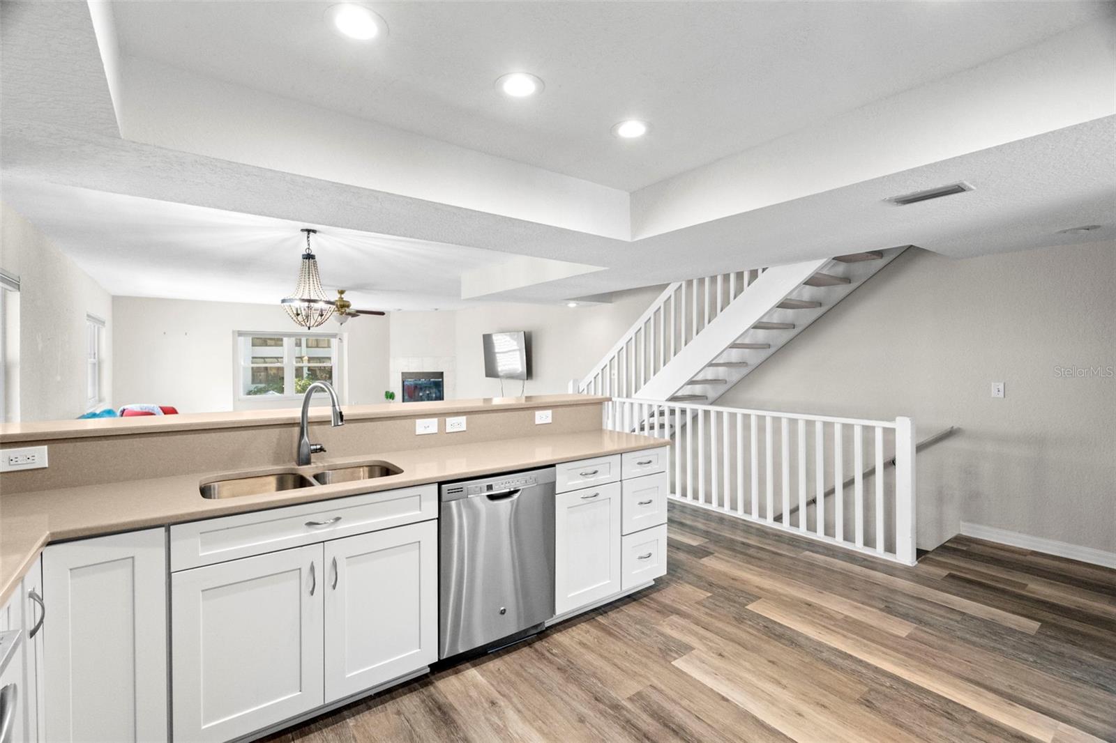 TERN BAY TWNHMS - Residential