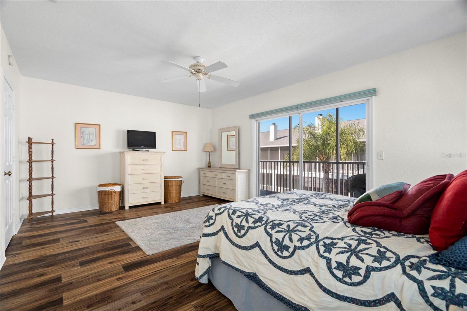 TERN BAY TWNHMS - Residential