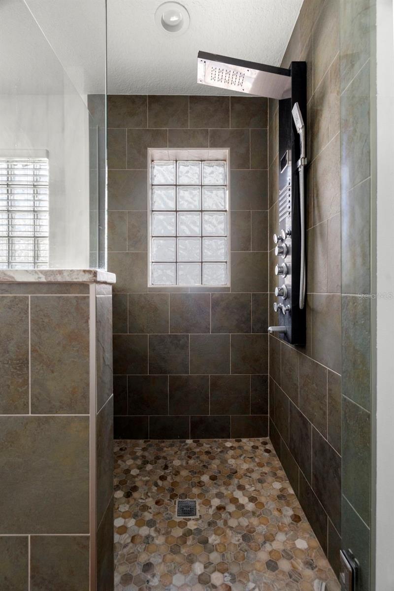 TERN BAY TWNHMS - Residential